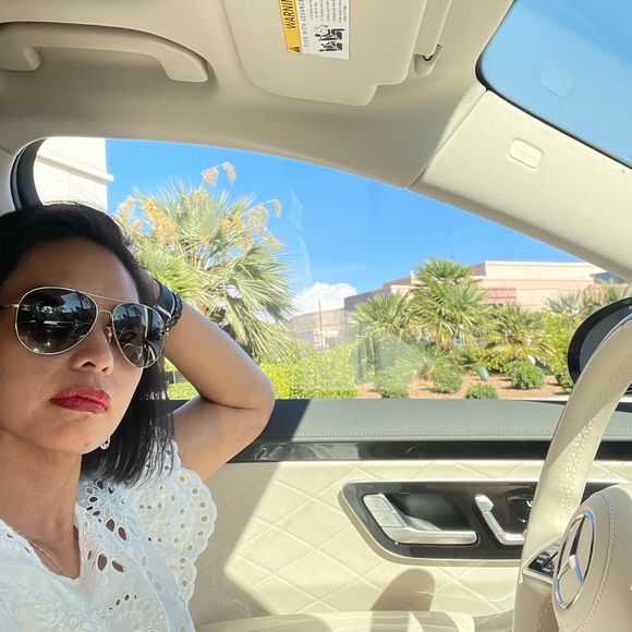 Meet your Posher, Mia Eternal - Picture 7 of 14